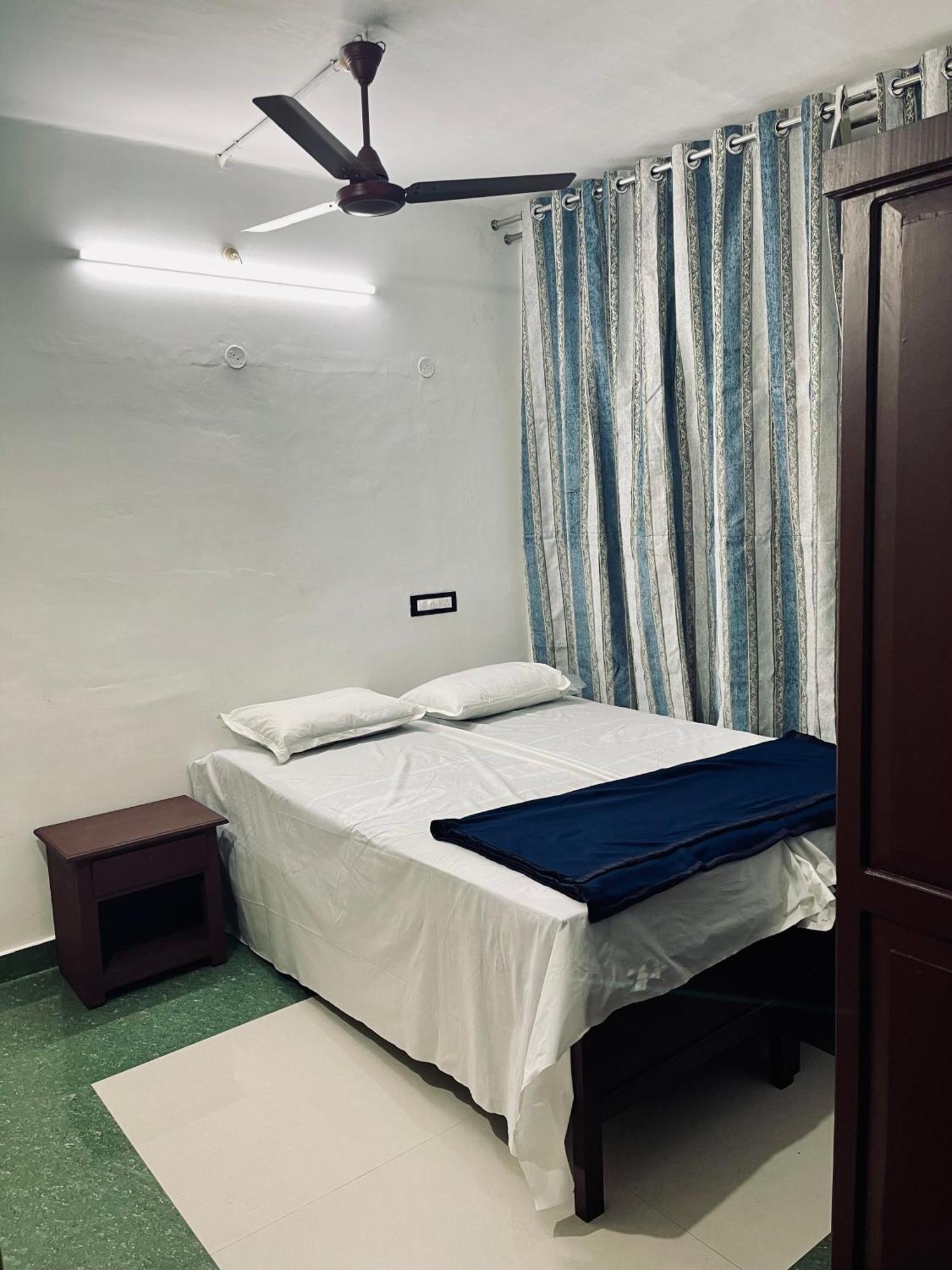 Puthookkadans Mareena Lodge Kottayam Luaran gambar
